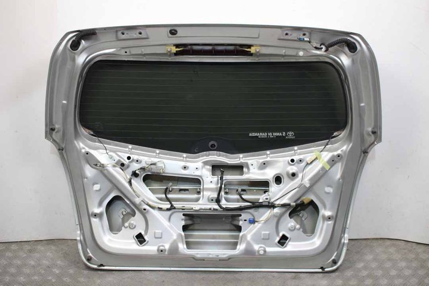 Купити Кришка багажника Corolla Verso 2004-2009 670050F010 63743 б/у на авторозборці