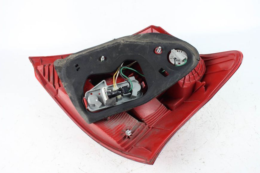 Купити Ліхтар лівий з дефектом Yaris 2005-2011 815610D110 84518 б/у на авторозборці