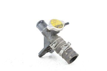 Купити Горловина радіатора Yaris 2005-2011 165020Q010 13862 б/у на авторозборці