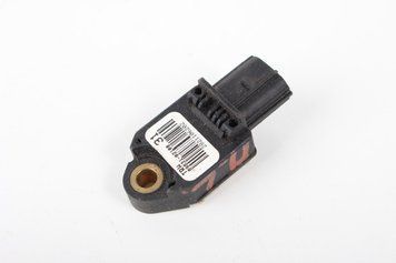 Купити Датчик удару бічний передній Auris 2006-2012 8983102100 27687 б/у на авторозборці