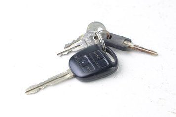 Купити Ключ запалення з іммобілайзером RAV-4 II (XA20) 2000-2005 101487 б/у на авторозборці