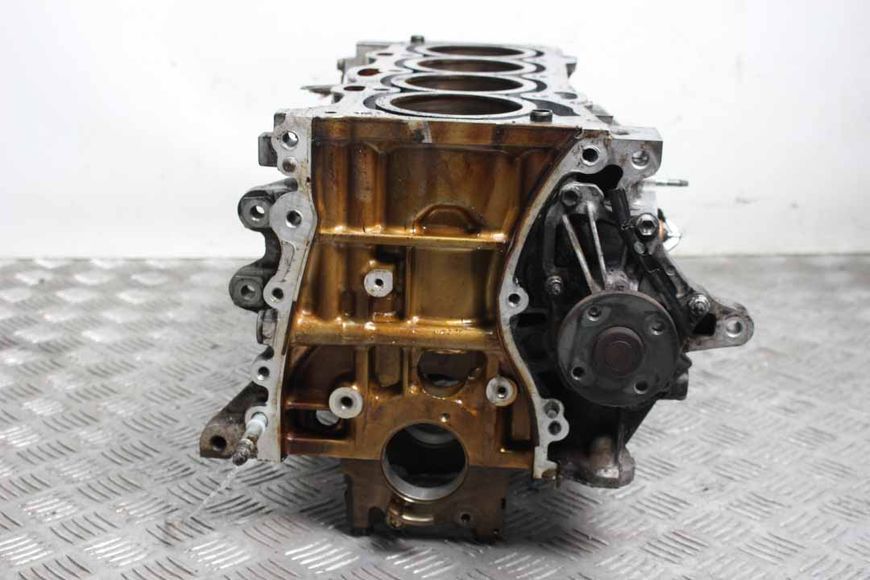 Купити Блок двигуна під гільзування RAV-4 II (XA20) 2000-2005 1141029195 100357 б/у на авторозборці