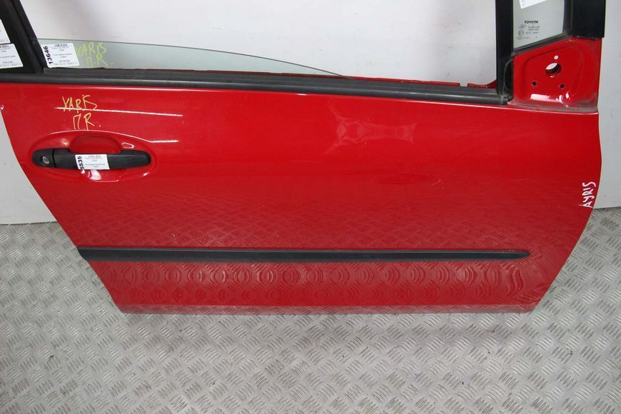 Купити Двері передні праві Yaris 2005-2011 670010D170 13644 б/у на авторозборці
