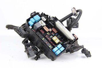 Купити Блок запобіжників двигуна Lexus CT 200H 2010-2017 8274176010 53545 б/у на авторозборці