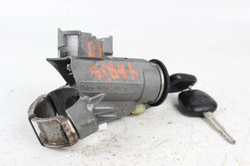 Купити Замок запалювання Yaris 2005-2011 450200D030 13735 б/у на авторозборці