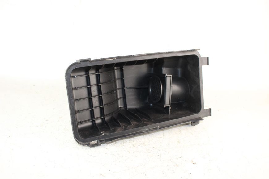 Купити Корпус повітряного фільтра верхня частина RAV-4 II (XA20) 2000-2005 1770027190 100064 б/у на авторозборці