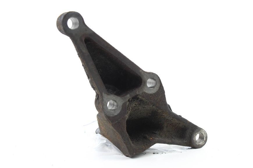 Купити Кронштейн подушки двигуна правий Corolla E12 (E120) 2000-2006 123150D040 40441 б/у на авторозборці