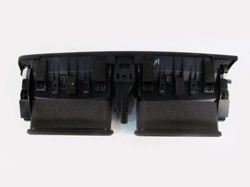 Купить Дефлекторы центральных воздуховодов Lexus CT 200H 2010-2017 5567076010C0 22125 б/у на авторазборке