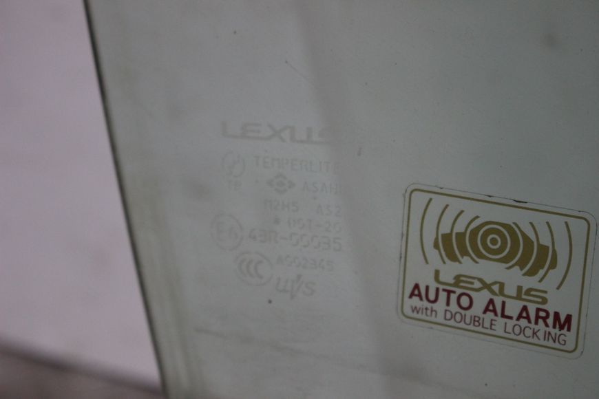 Купити Скло двері переднє праве Lexus GS (S190) 2005-2012 6810130781 7429 б/у на авторозборці