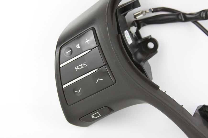 Купити Кнопки керування на кермо Lexus RX (AL10) 2009-2015 8425048210C0 45520 б/у на авторозборці